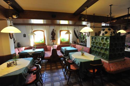 餐廳, 吉瑞徹維特酒店 (Gasthof Kirchenwirt) in 拉肯賀夫岩奧特舒耶
