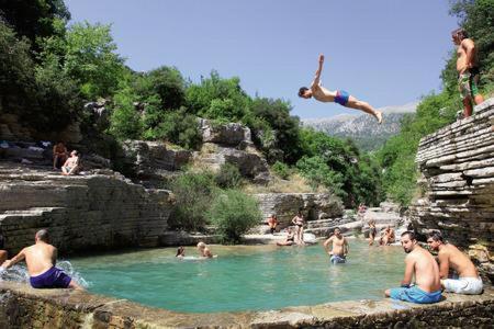 A környék, Hotel Papigo AE in Papingo városközpont