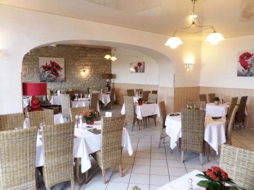Logis Hostellerie des Monts Jura photo 22