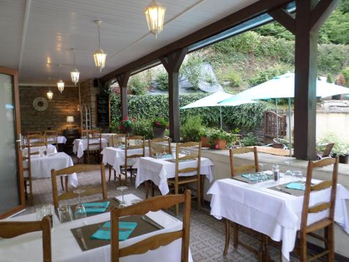 Logis Hostellerie des Monts Jura photo 16