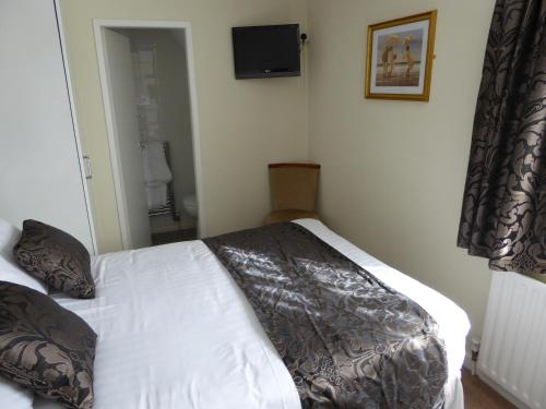 The Berwick - Over 40's Only - image 4