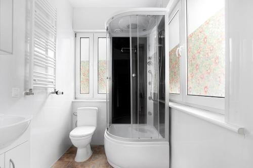 Studio Apartment image 10