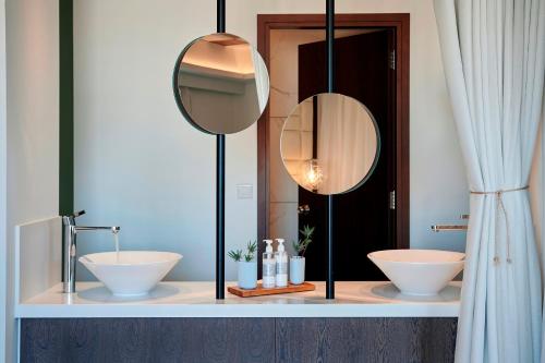 Executive Suite image 5