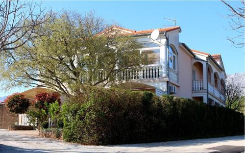  Apartments in Starigrad-Paklenica 6772 in Starigrad-Paklenica