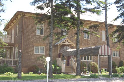 Auberge La Seigneurie - Accommodation - Matane