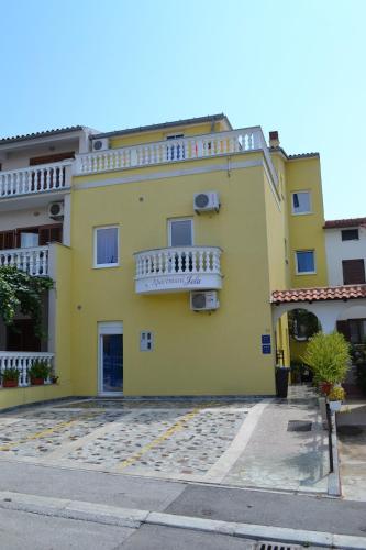  Apartment in Pula 7, Pension in Vintijan