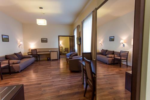 Tokajvár Hotel - image 2