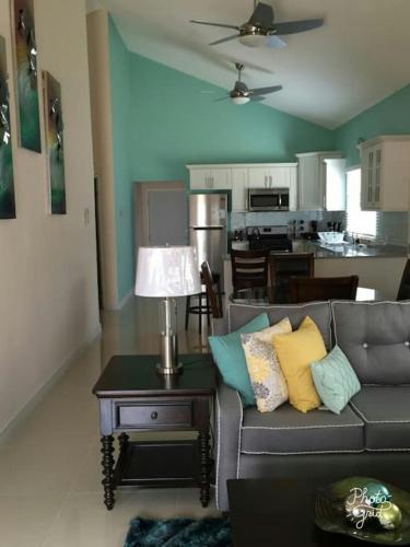 virtuve, Caymanas Estate beautiful three bedroom house in Caymanas