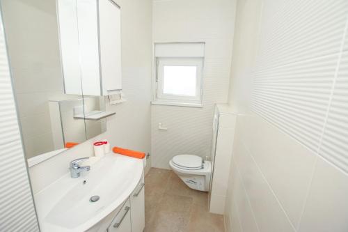 Apartment in Funtana with Two-Bedrooms 1 - image 5