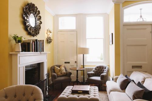 Speed dating newcastle living room