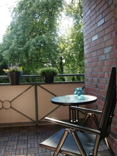 Balcony/terrace, Schones 2-Zi. App. 55 qm - voll mobliert - citynah in Elmshorn