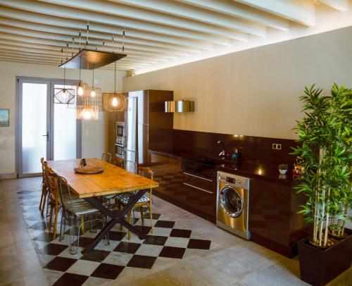 Apartamento Bizcocheros con piscina y jardin privado
