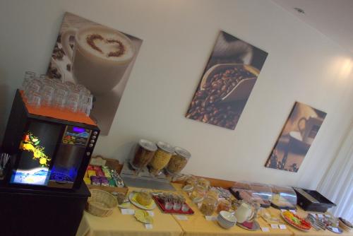 Hotel Atrium - image 7