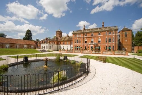 Oakley Hall Hotel - image 9