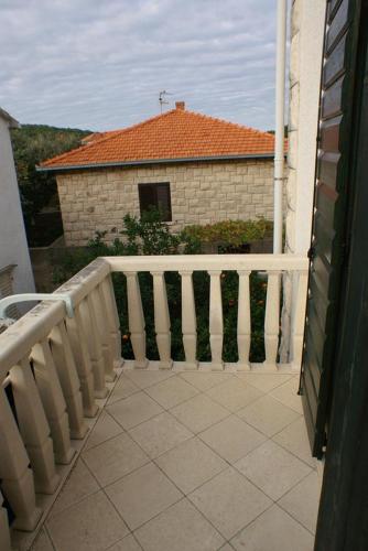 Apartments by the sea Postira Brac - 739 - image 5