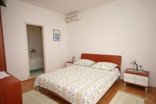  Apartment Jelsa 2059b in Jelsa