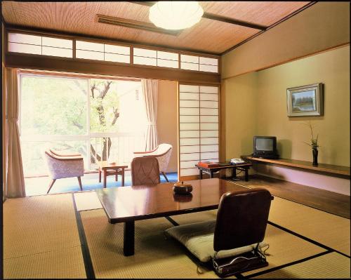 Japanese-Style Twin Room with Shared Bathroom