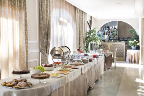 طعام و مشروبات, Villa Lecchi Hotel Wellness in بوجيببونسي