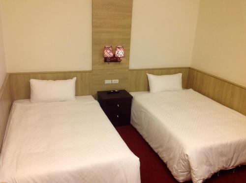 2 twin beds