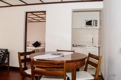 Aparthotel Avenida The 3-star Apart Hotel Avenida offers comfort and convenience whether youre on business or holiday in Mindelo. The property features a wide range of facilities to make your stay a pleasant experience