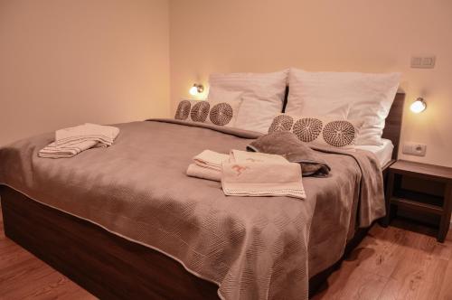 Studio Apartment image 6