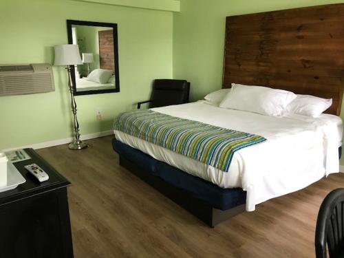Lake Inn photo
