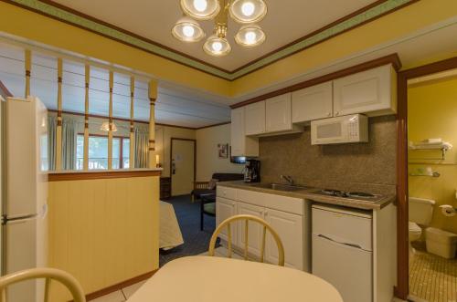 海侖汽車旅館 (Hyland Motor Inn) in 美海角庭 (NJ)
