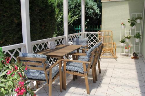 Home Sweet Apartment - image 5