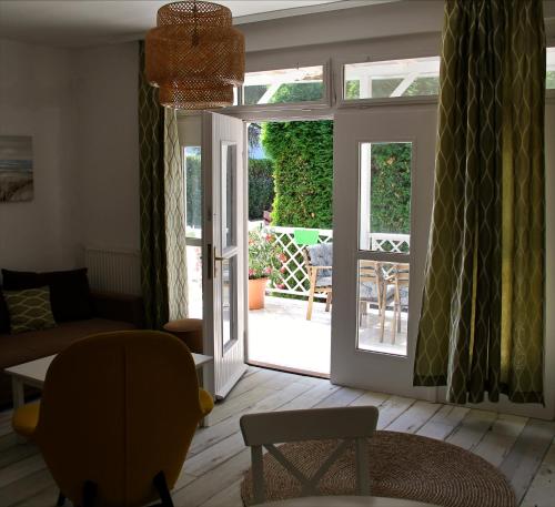Home Sweet Apartment - image 4