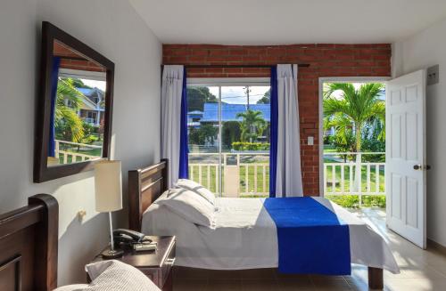 1 double bed, 2 twin beds, 2 bunk beds