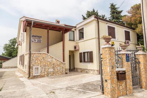 Apartmani Antonella Premantura