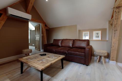2 bedrooms, 3 beds