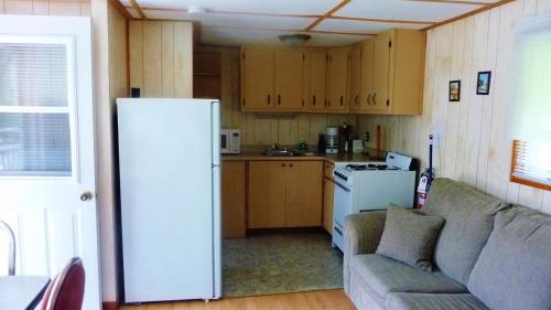 Silver Springs Cottage Resort in Highland Grove (ON)