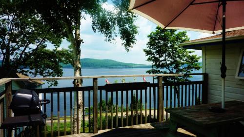 Silver Springs Cottage Resort in Highland Grove (ON)