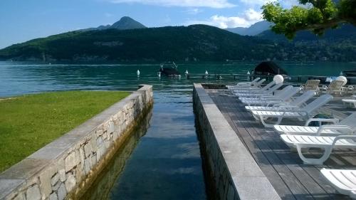 Studio les Pieds dans L'eau au bord du lac d'Annecy