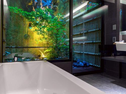 room detail thumbnail 2