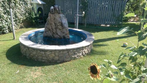 Kert, Rooms Rafomarija in Sluzanj