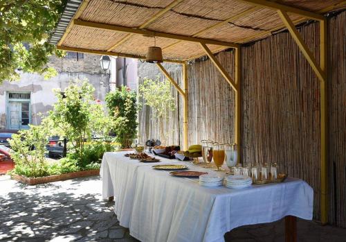 Hotel Διεθνές (Hotel Διεθνες) in ซาคาโร (อิเลีย)