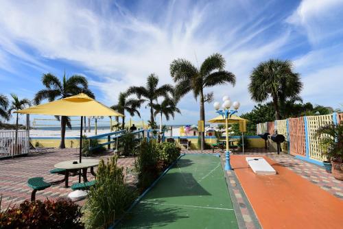 Plaza Beach Hotel - Beachfront Resort - image 3