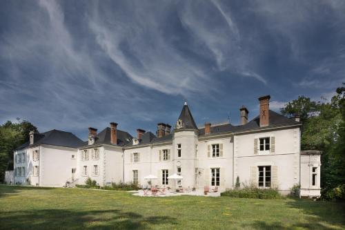 . Chateau de la Rozelle