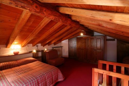2 king beds, 2 twin beds