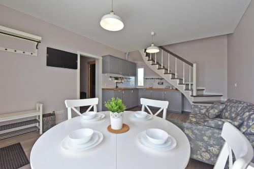 Karkles namelis - image 7