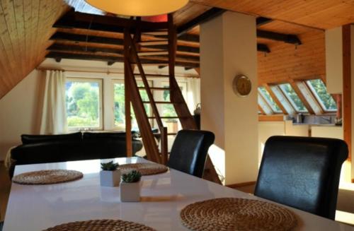 Ferienwohnung Hamelschenburg in เอมเมอร์ทาล