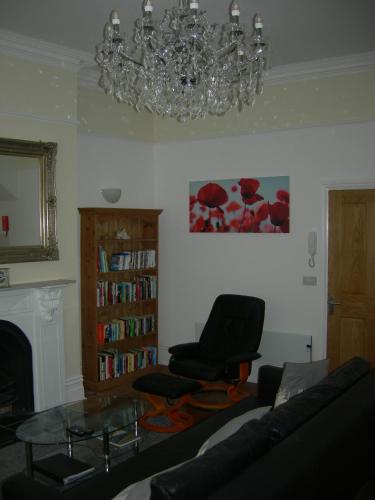 Exterior view, High Street Suites 3 in Ventnor East