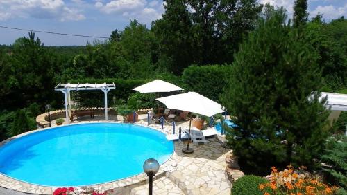 Luxury villa with a swimming pool Rocko Polje Central Istria - Sredisnja Istra - 2334 Buzet 