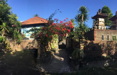 Sissepääs, Kputra Homestay in Amed