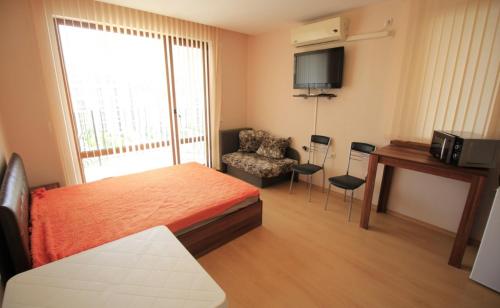 Studio with Sea View image 1