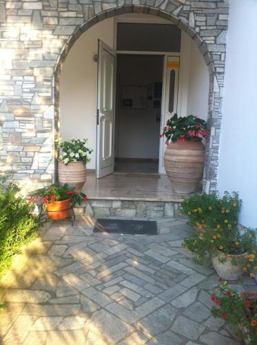 Studio (2 Adults)
