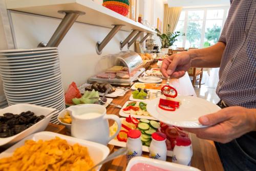 Seehotel Paulitsch – Velden, CA