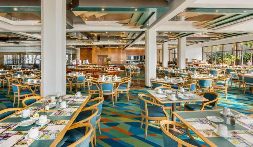 Restaurant, Gai Beach Hotel in Lakeside